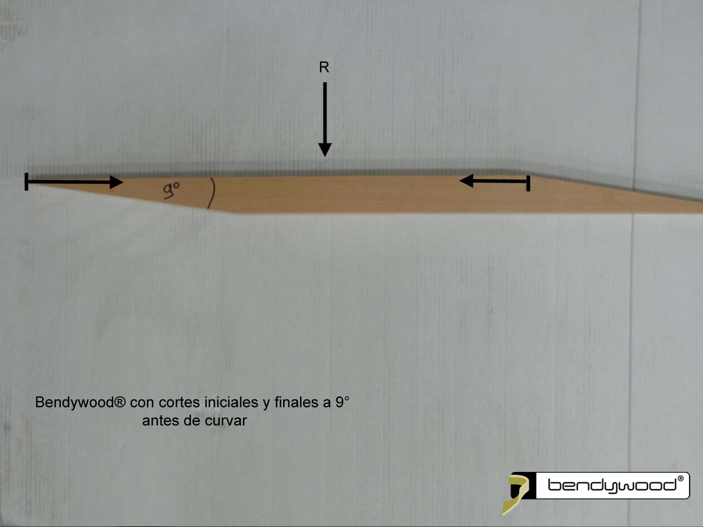 Bendywood® con cortes a 9° - Candelabro en Bendywood®