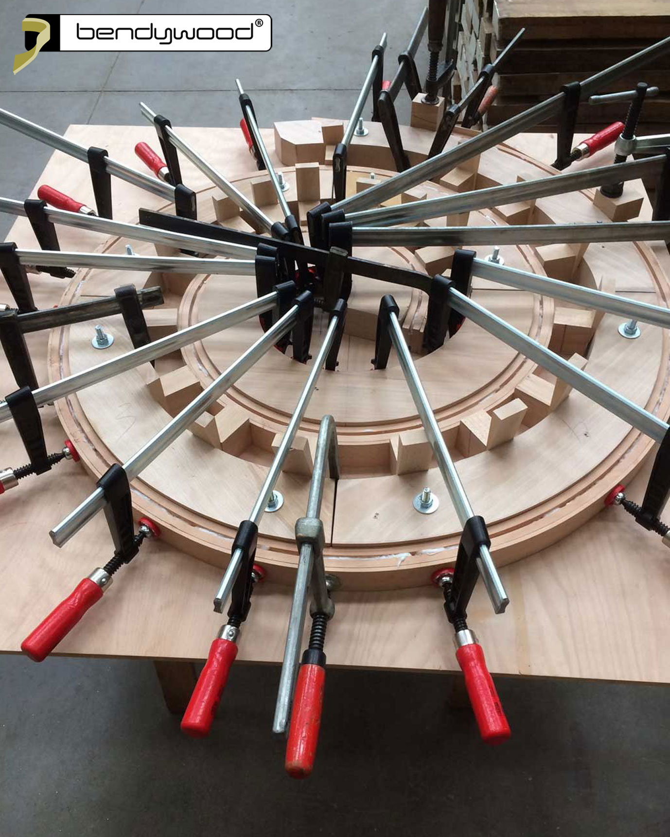 Dima per spirale ø1.000 mm per lampadario a luci LED in legno pieghevole Bendywood®.